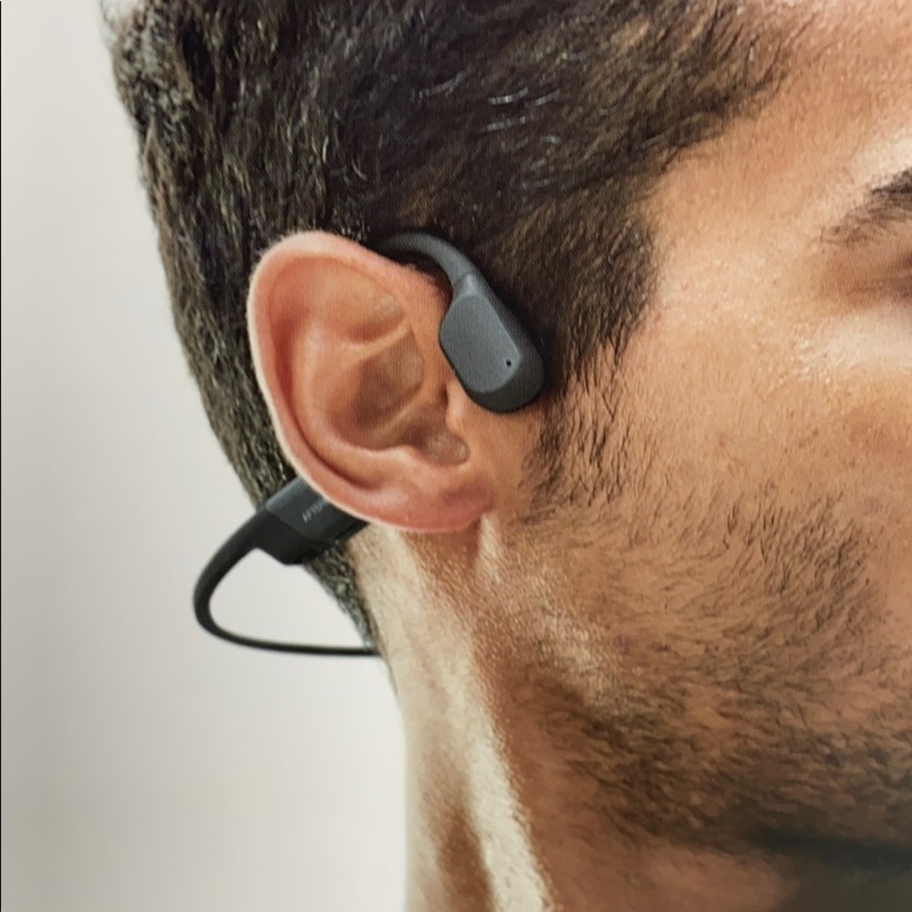 Aeroplex AfterShokz Bone Conduction Head Phones.
